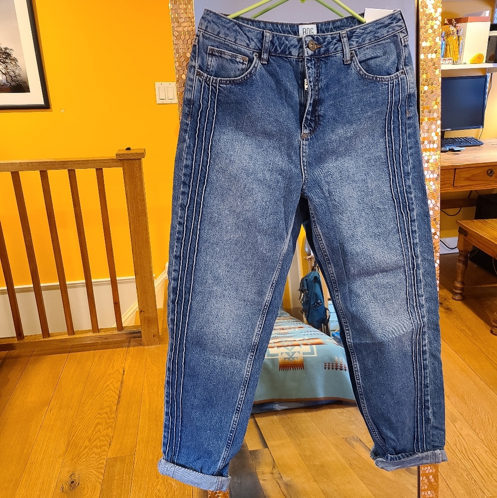 *SOLD* BDG MON JEANS TAPERED LEG